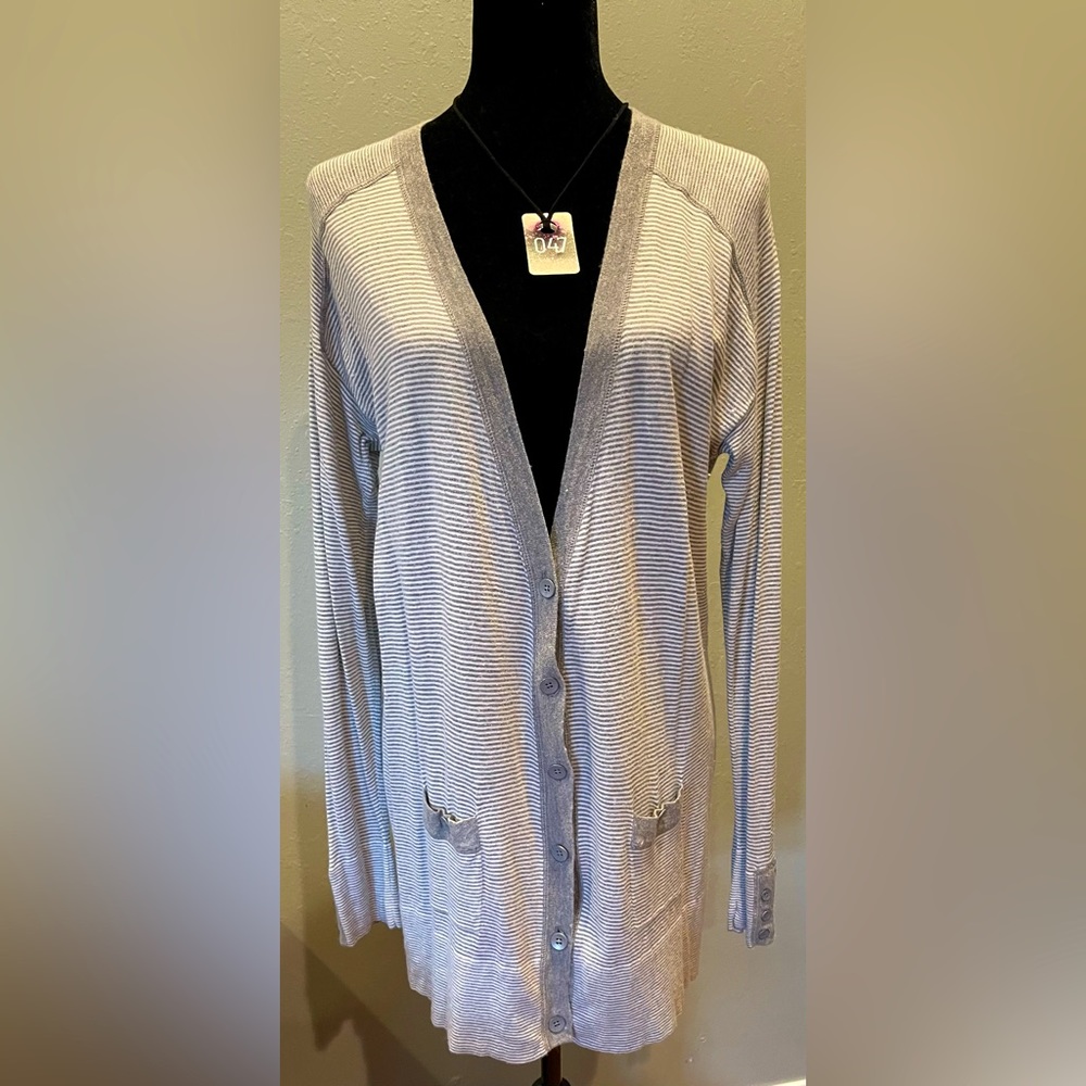 Banana republic size extra large, V-neck, button-down cardigan